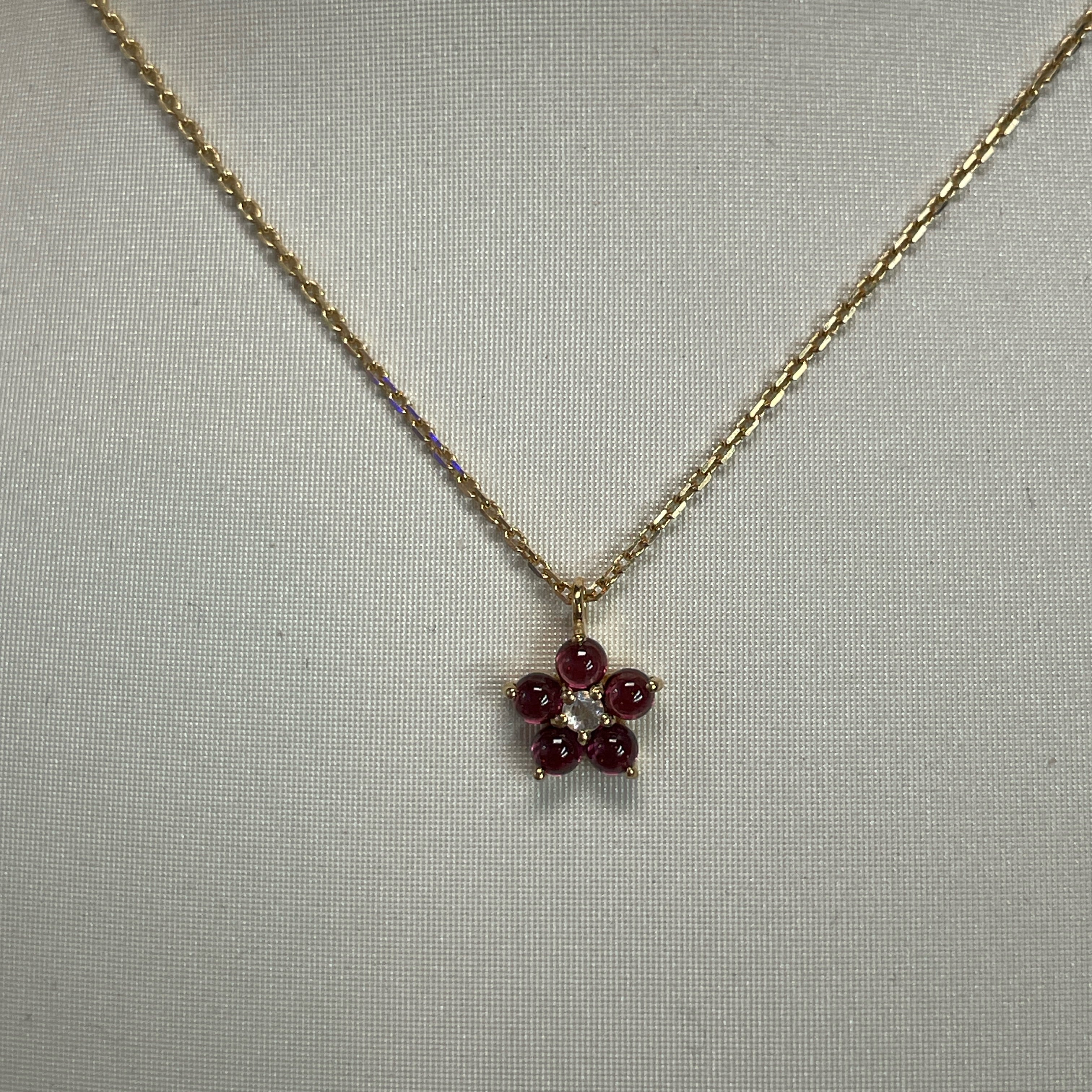 Collar Flor en Plata 925 Bañada en Oro con Labradorita