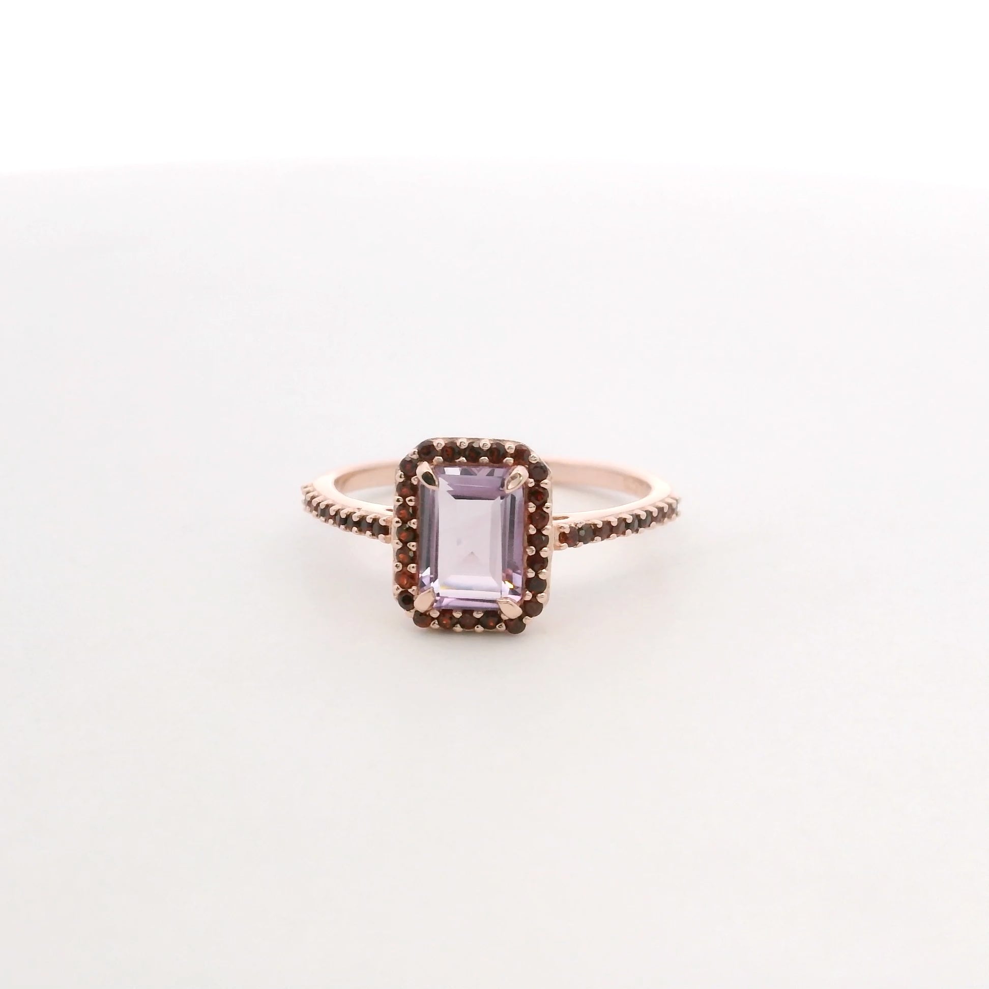 Anillo de Amatista y Granate en Plata 925 Bañada en Oro Rosa