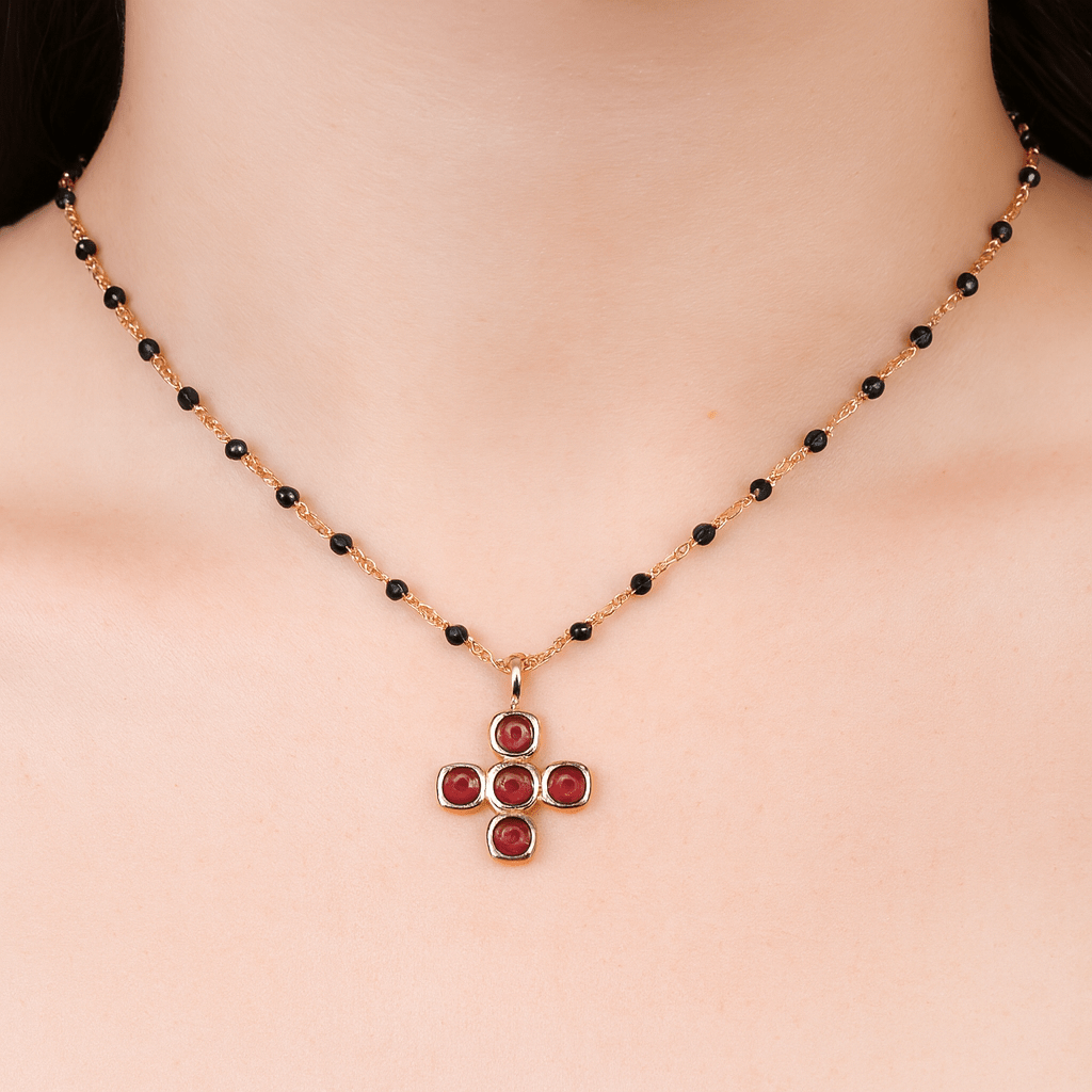 925YG CROSS GARNET AND BEANDS SPINEL BLACK NECKLACE - C'SANTOS