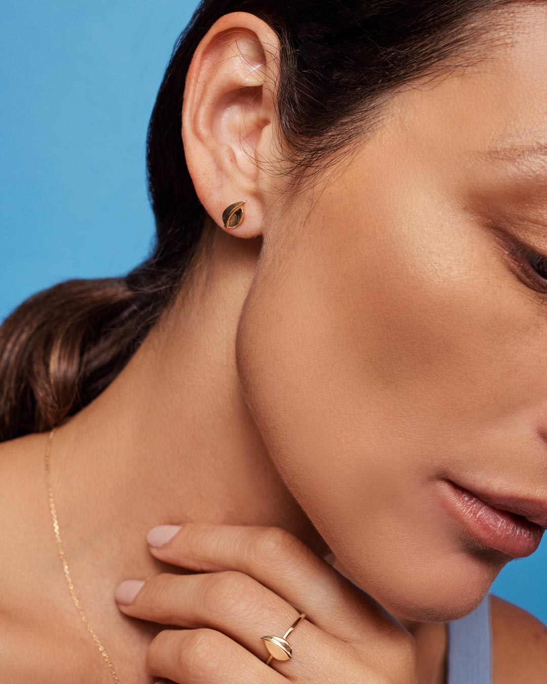 ARETES DE HOJA EN ORO AMARILLO 14K