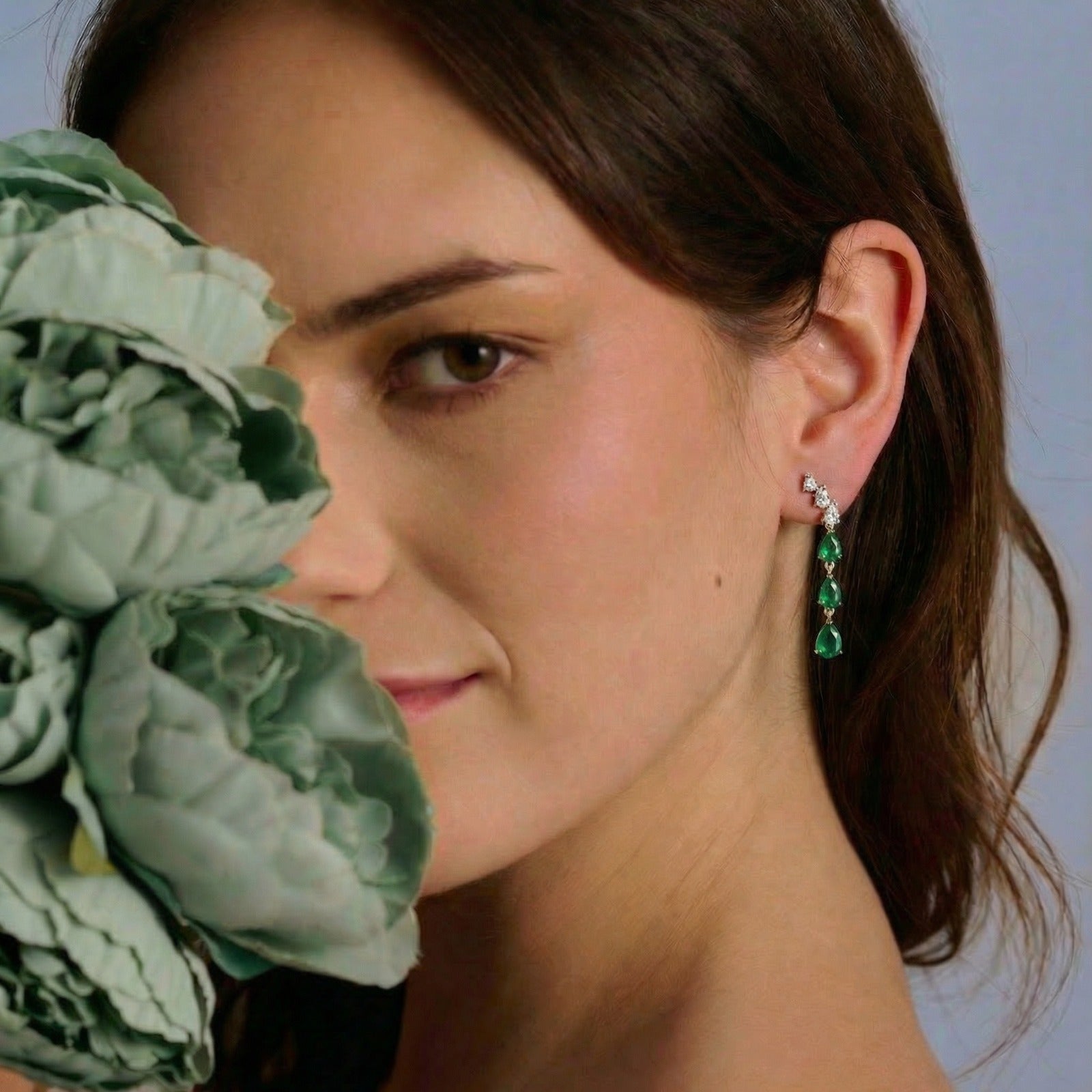 D0.52 14KY EMERALD 1.62CT EARRING