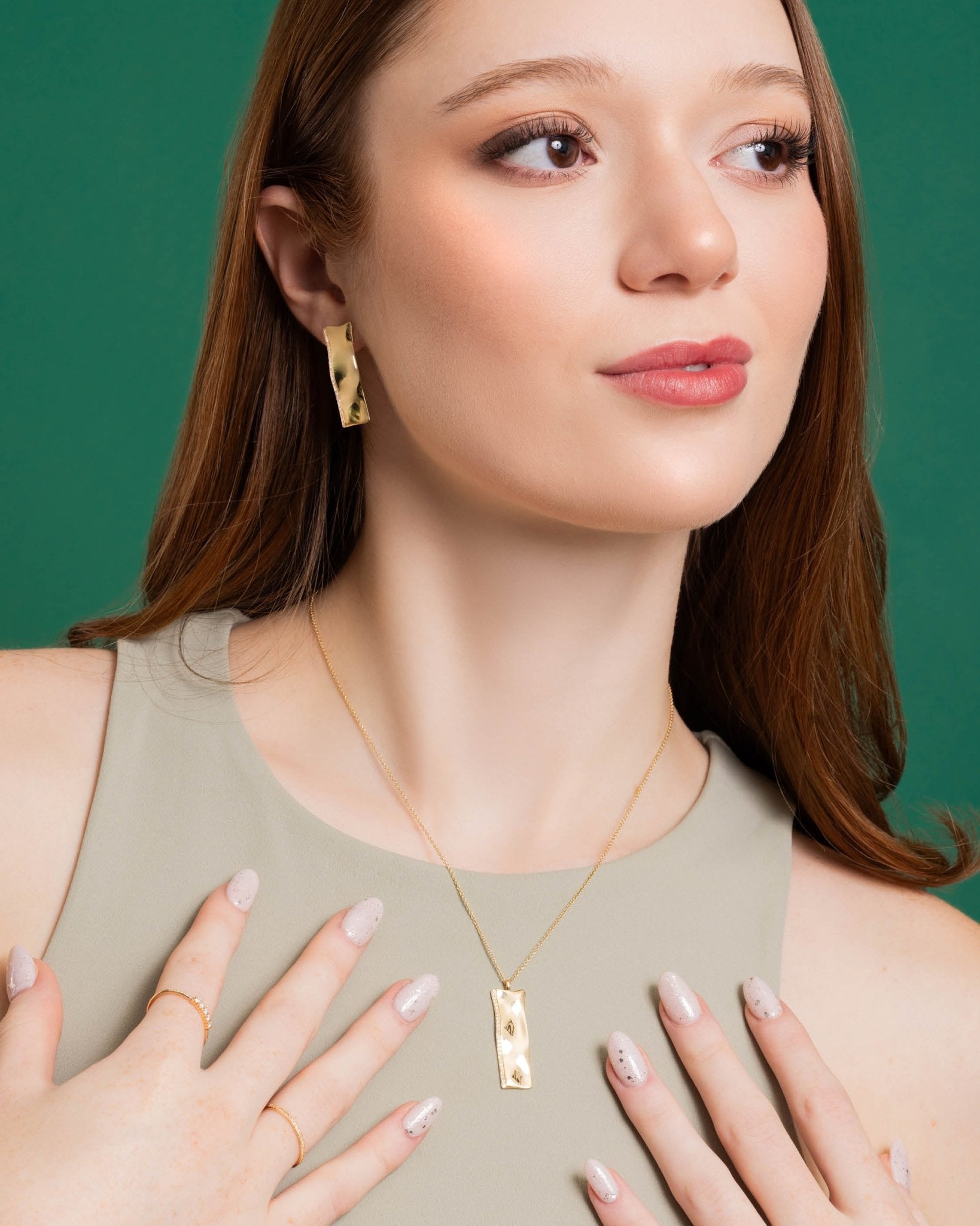 D0.17CT 14KY BAR ROW PAVE EARRINGS - C'SANTOS