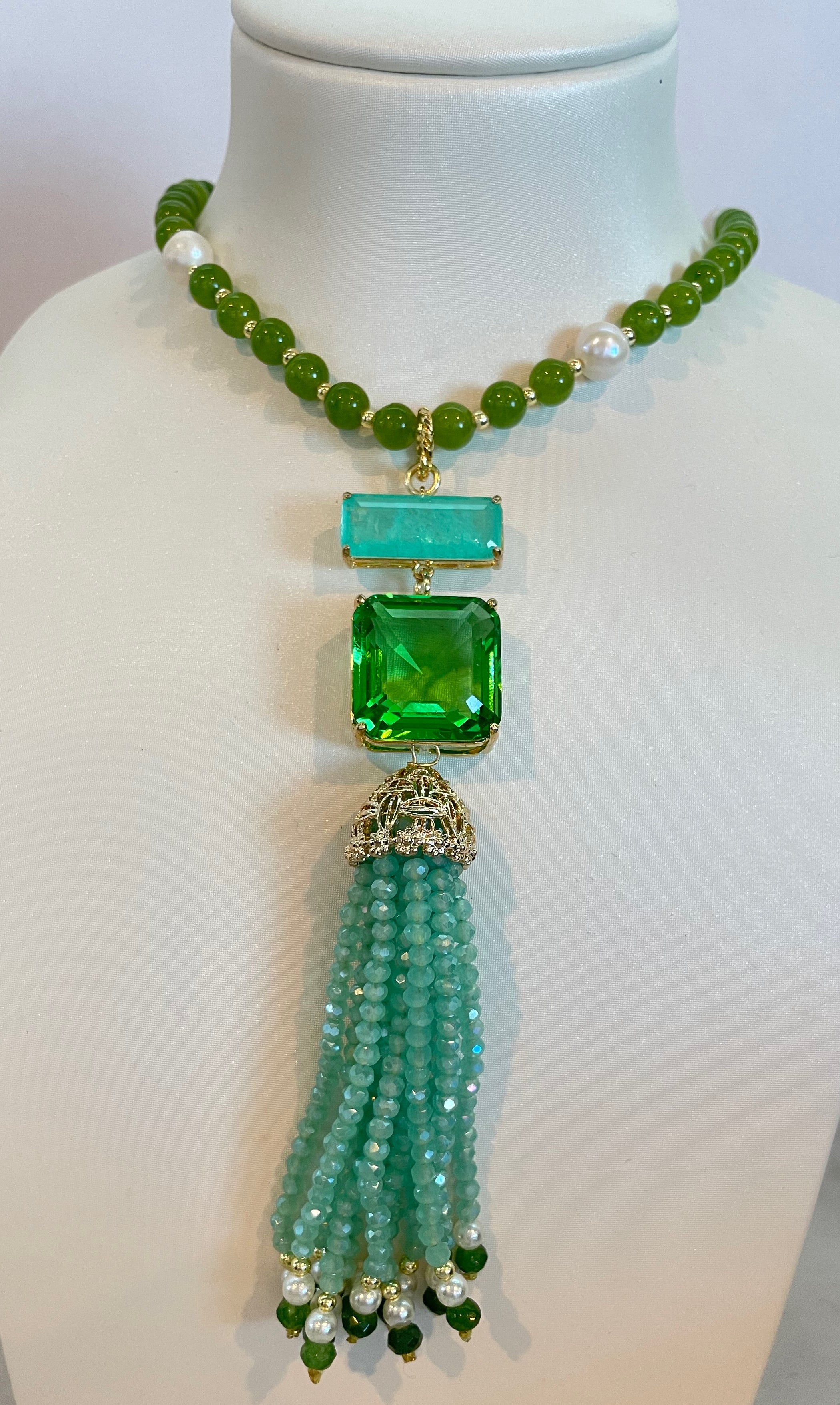 Collar de Plata 925 Bañado en Oro con Jade Verde