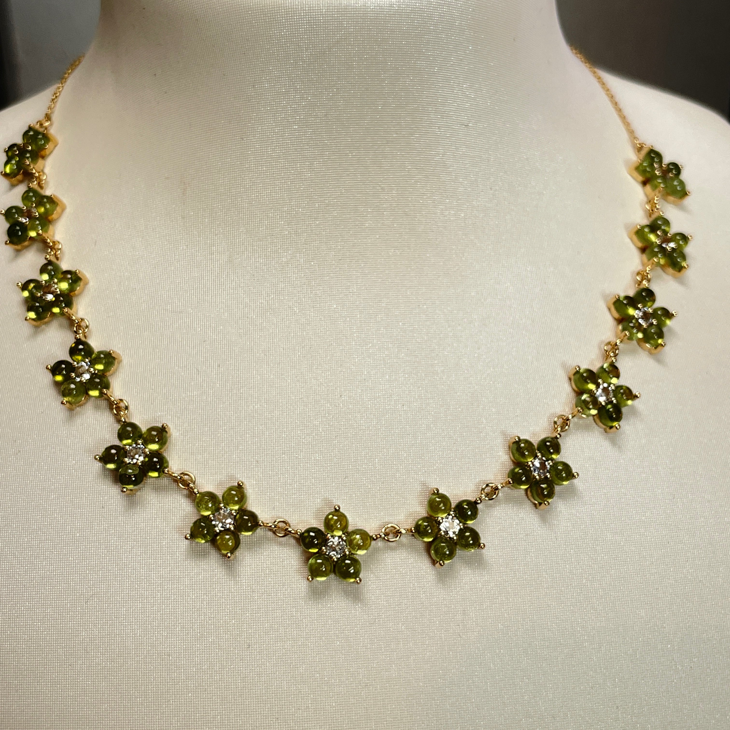 Collar Floral en Plata 925 con Topacio Blanco