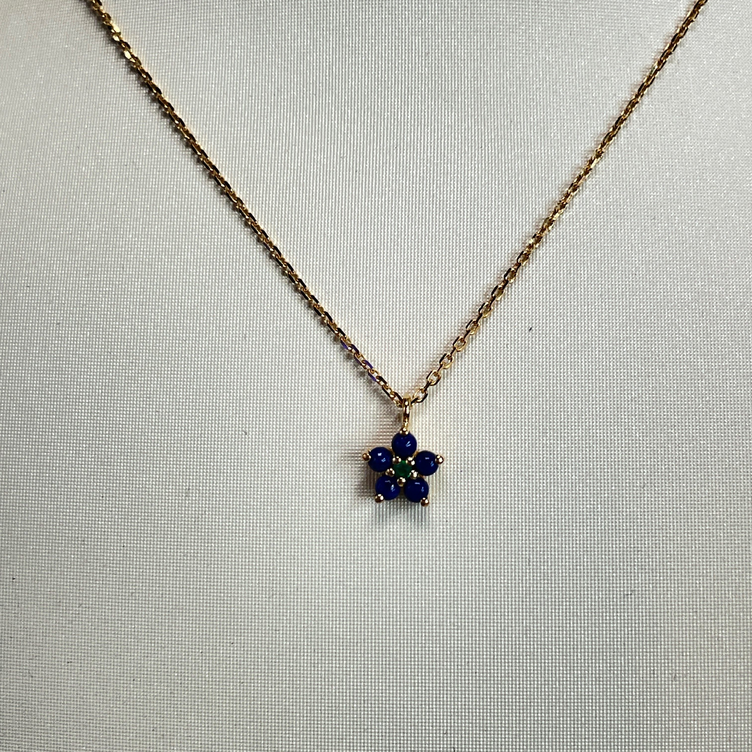 Collar Floral en Plata 925 Bañada en Oro con Lapislázuli