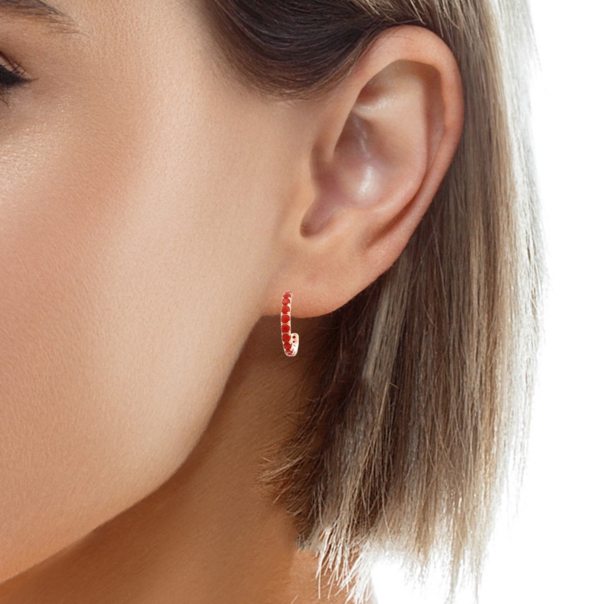 Aretes Aro Infinity con Circonias Rojas