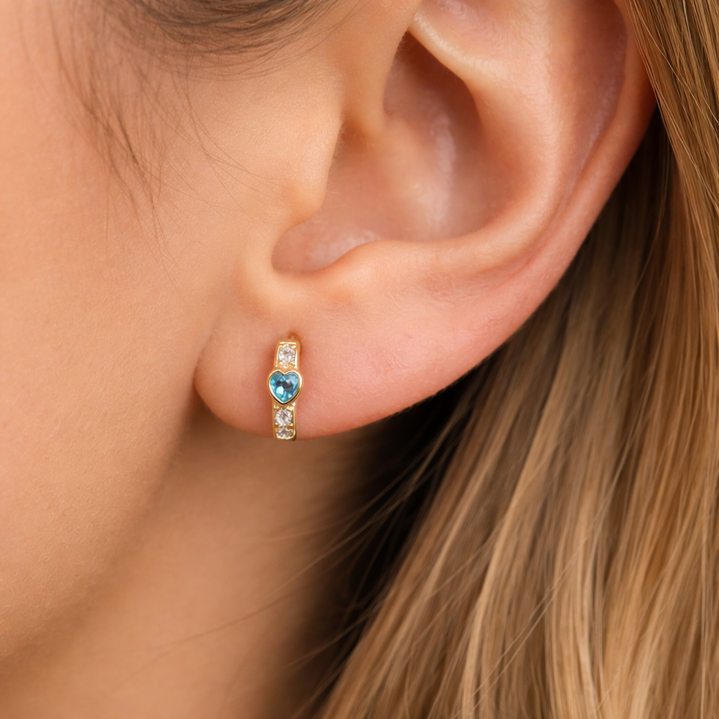 Aretes Huggies Corazón en Plata 925 Bañada