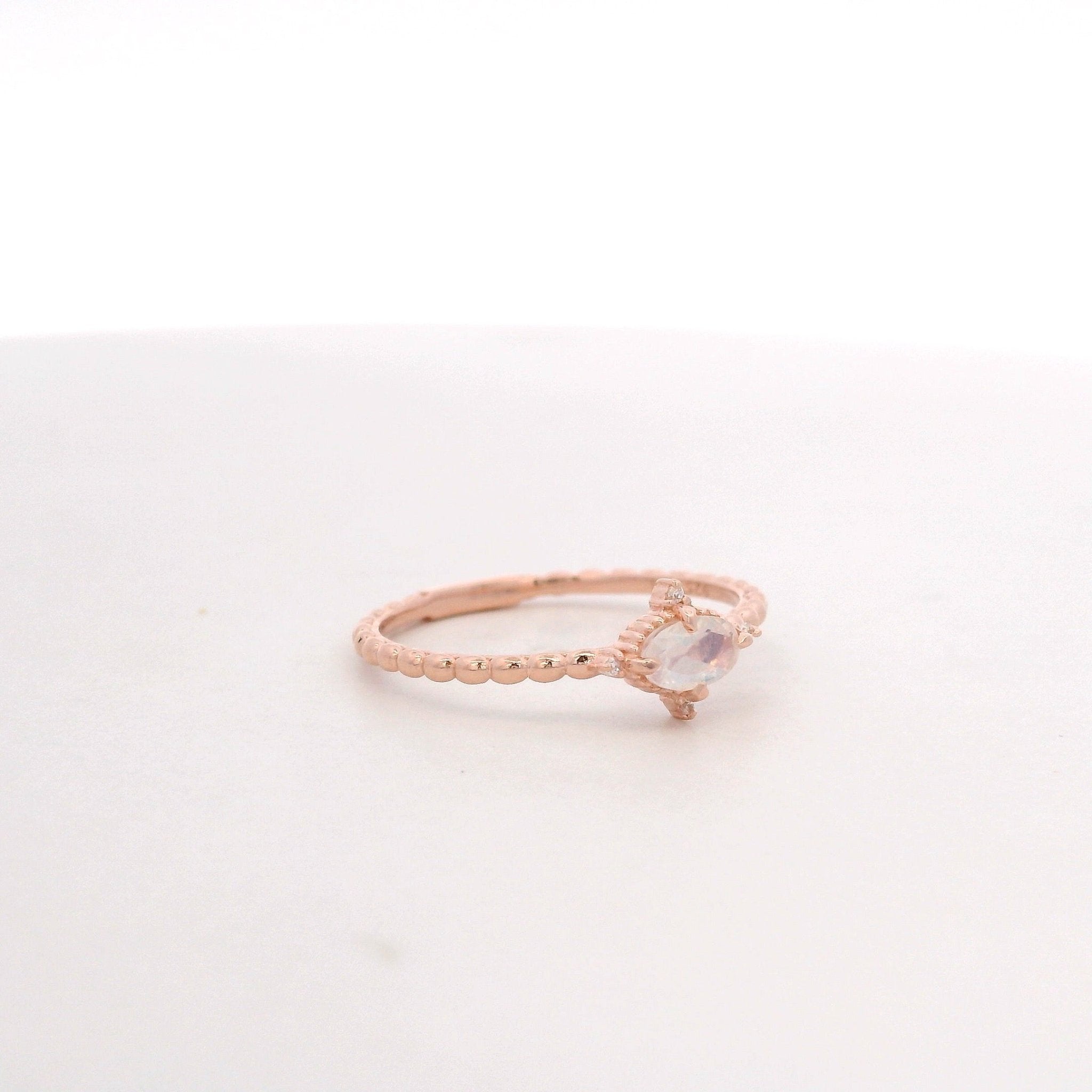 925RG OVAL MOOSTONE POINTS CZ RING T6.5 - C'SANTOS