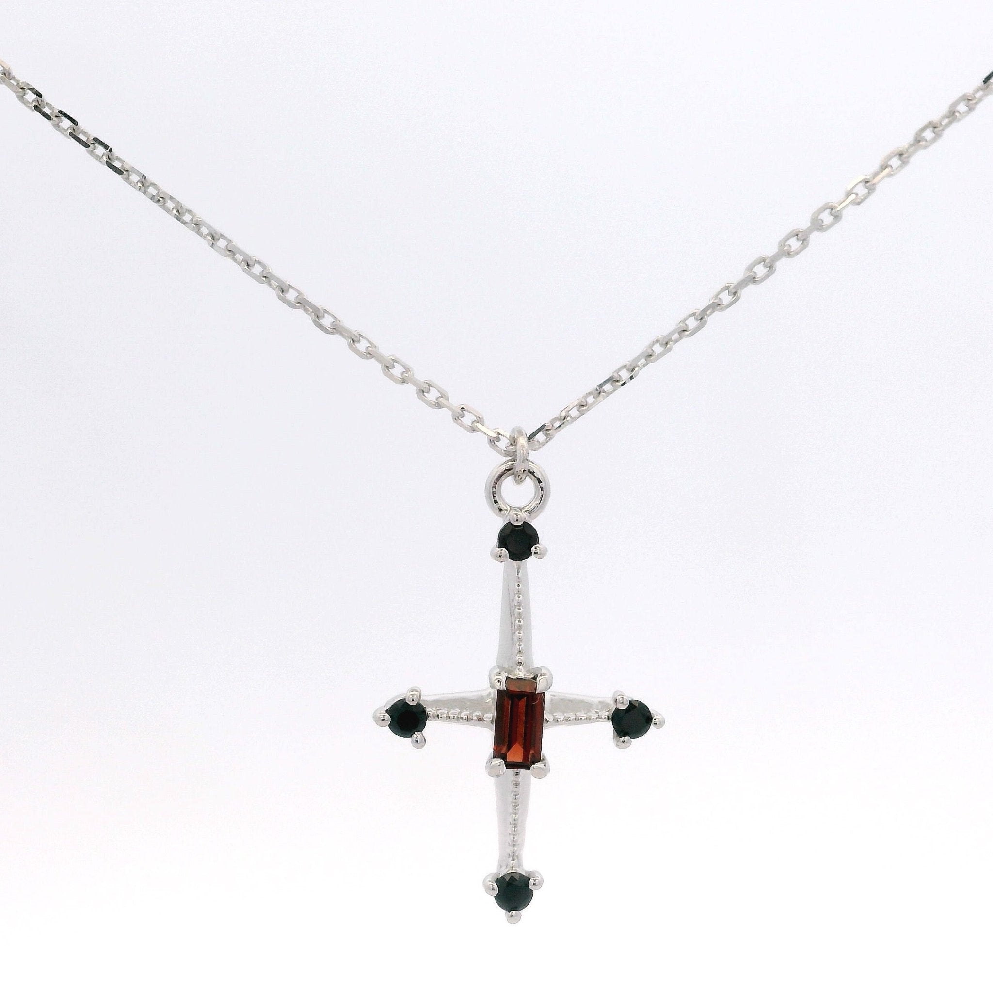 925SL RECTAGLE GARNET POINTS SPINEL BLACK NECKLACE - C'SANTOS