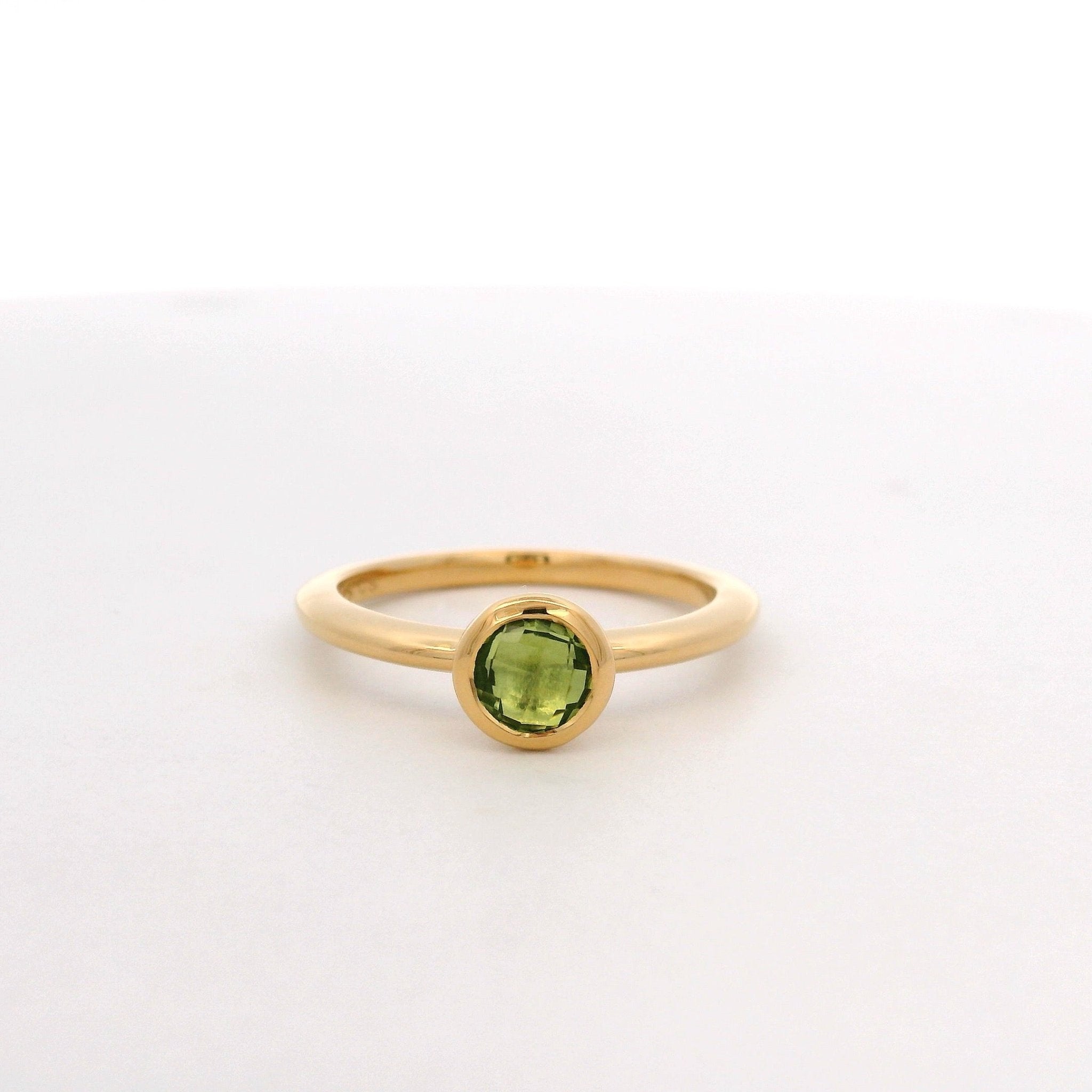 925YG BEZEL PERIDOT SOLITARY RING T6.5 - C'SANTOS