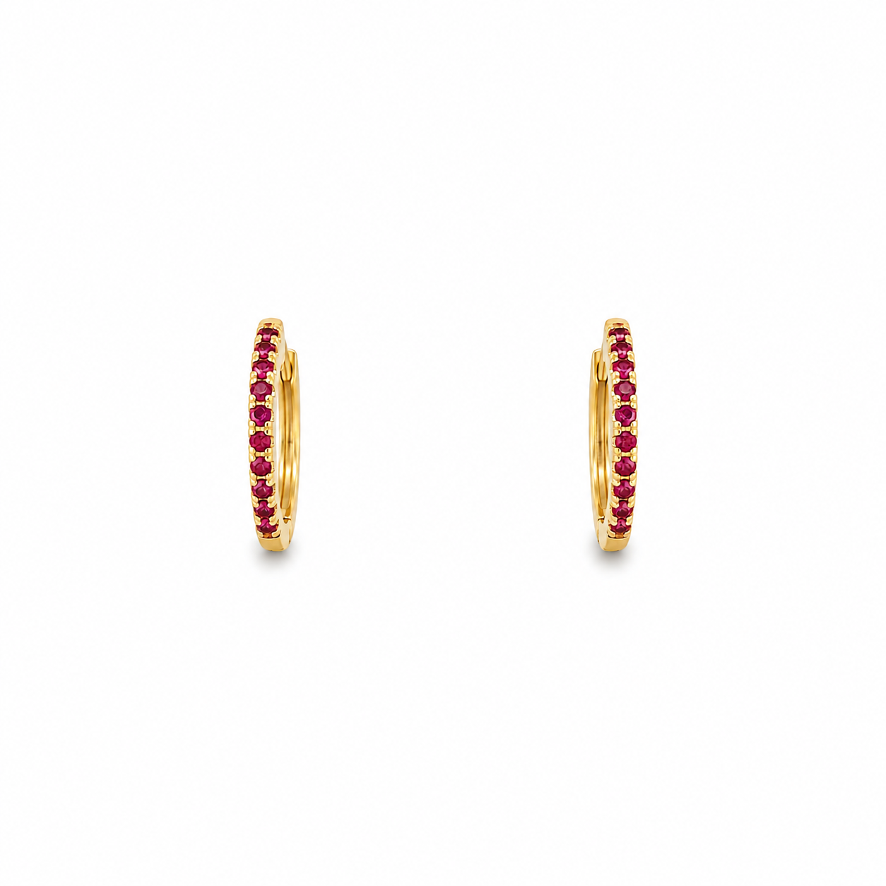 Aretes Huggies en Plata 925 con Circonias Rojas