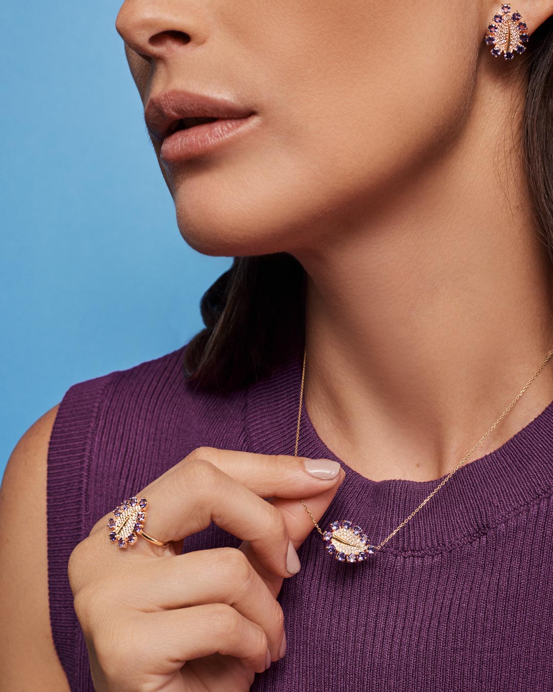 COLLAR DE HOJA CON DIAMANTES Y HALO DE AMATISTA EN ORO AMARILLO 14K 0.22 CTW