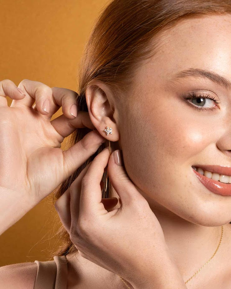 925YG SMALL FLOWER CZ WHITE EARRINGS