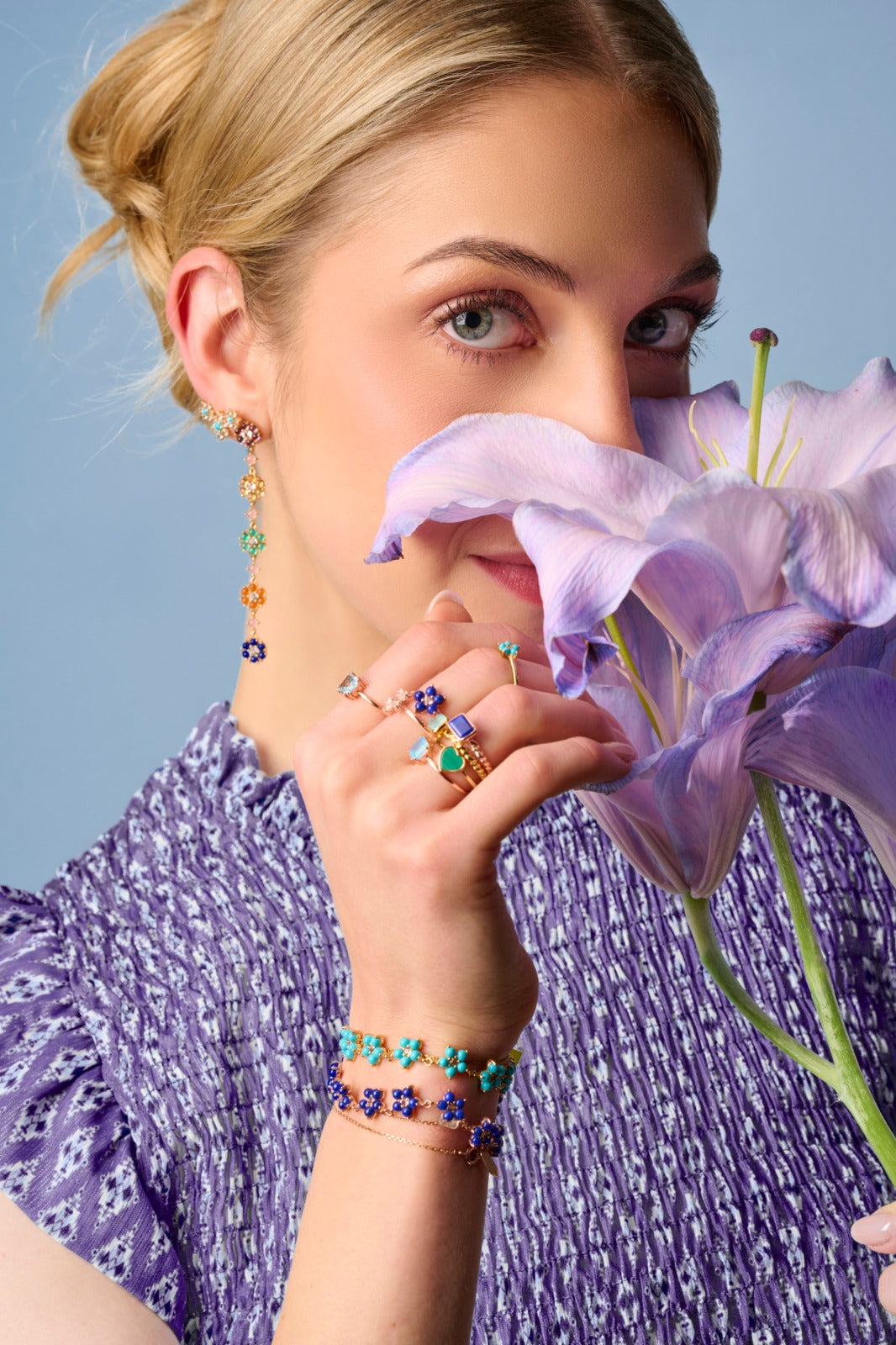 925YG STATION FLOWER 10MM TURQUOISE SYN CENTER TOPAZ WHITE NECKLACE