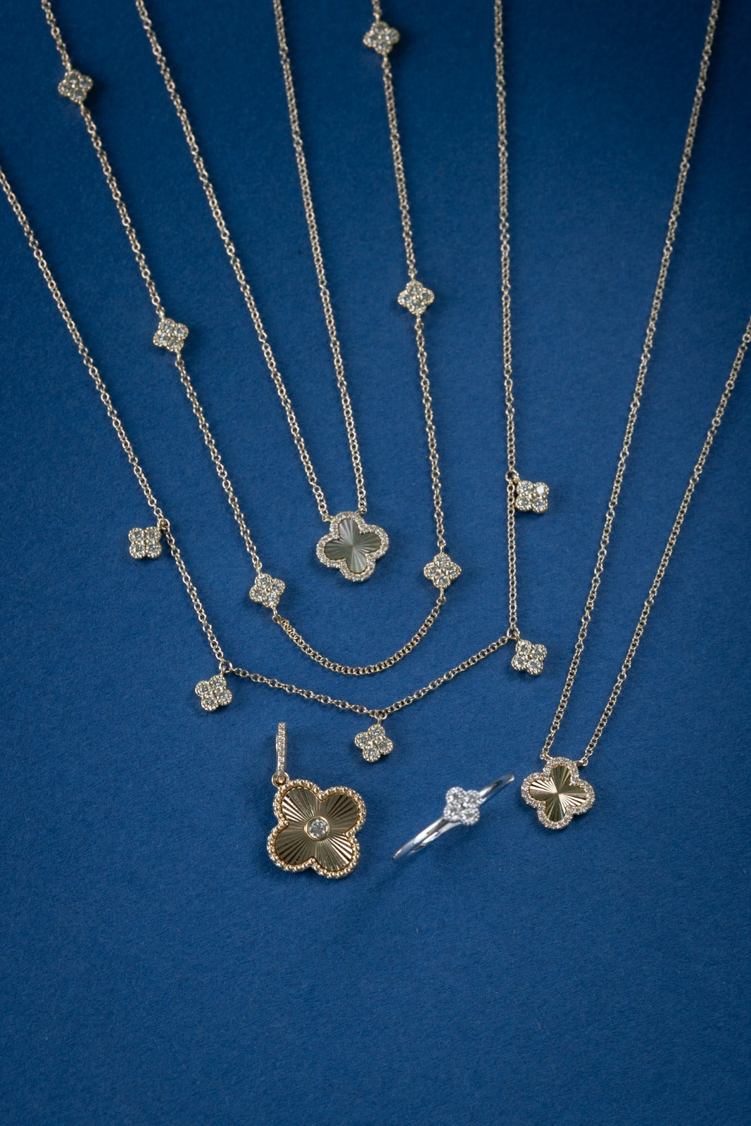 D0.07CT 14KY TEXTURE SMALL CLOVER NECKLACE