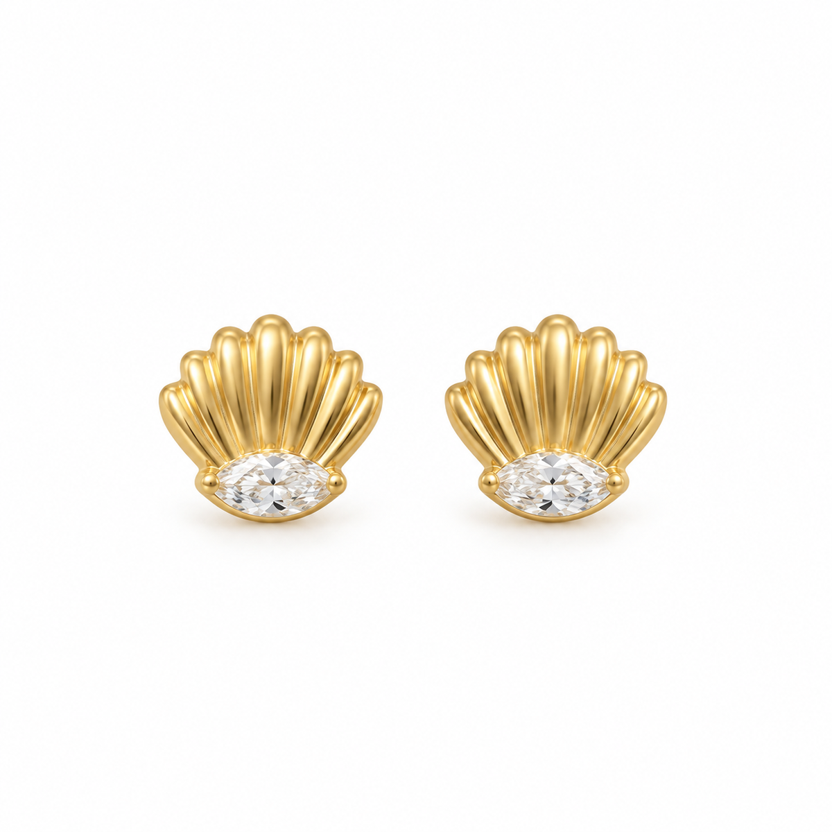 Aretes Concha en Oro Amarillo 14K con Circonia