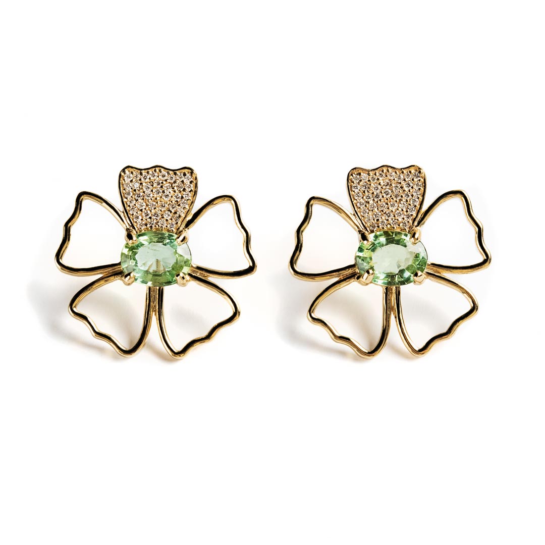 D0.38 CT ARETES ORO AMARILLO 14KT SILUETA FLOR Y APATITE